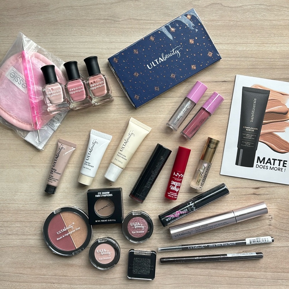 MAKEUP BUNDLE! 23 products!